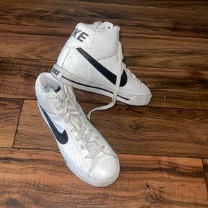 Nike blazer white leather black check